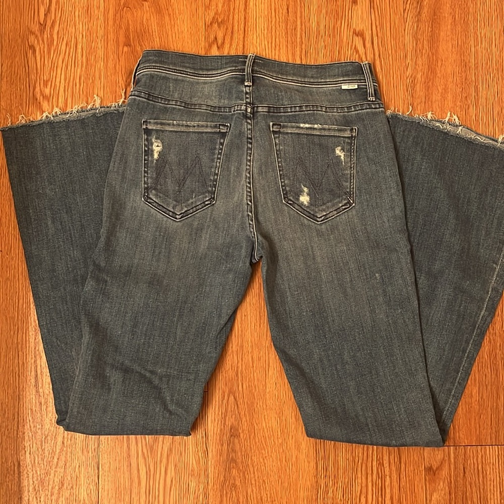 MOTHER The Weekender Fray flare jeans in Graffiti Girl size 28